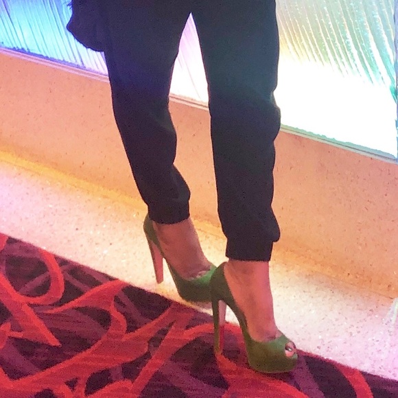 💯AUTHENTIC CHRISTIAN LOUBOUTIN Suede 140 Pumps - Picture 6 of 7